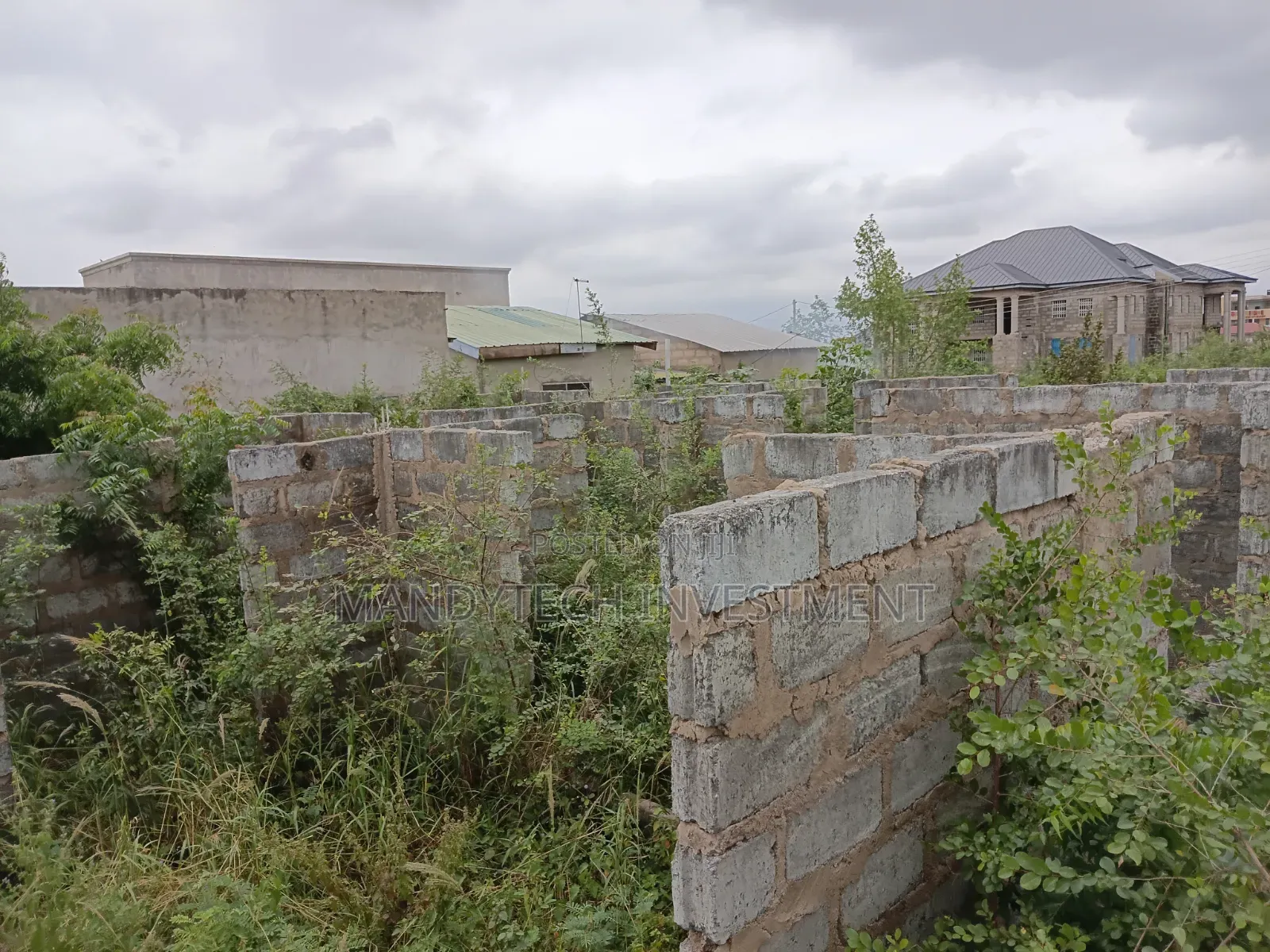 Roadside Property Kubekrom- Katamanso