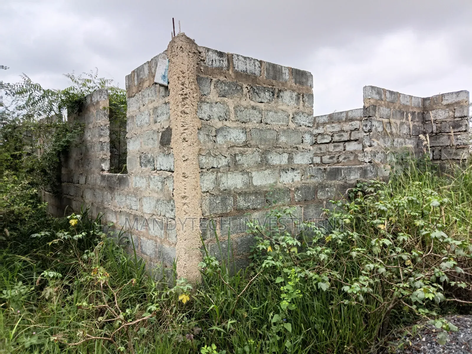Roadside Property Kubekrom- Katamanso