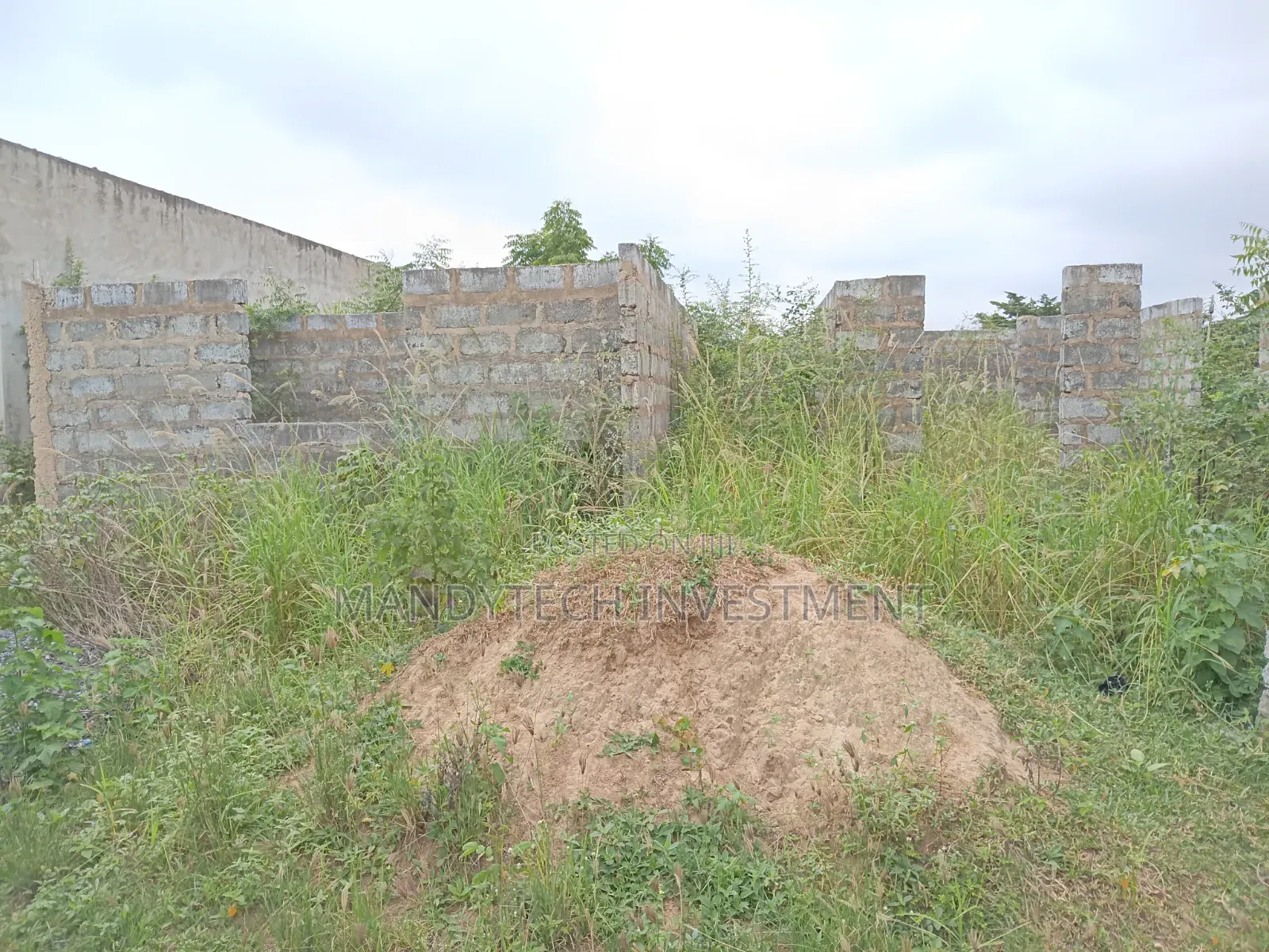 Roadside Property Kubekrom- Katamanso
