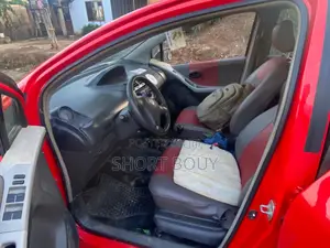 Toyota Vitz 1.5 FWD 5dr 2010 Red