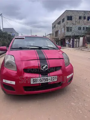 Toyota Vitz 1.5 FWD 5dr 2010 Red