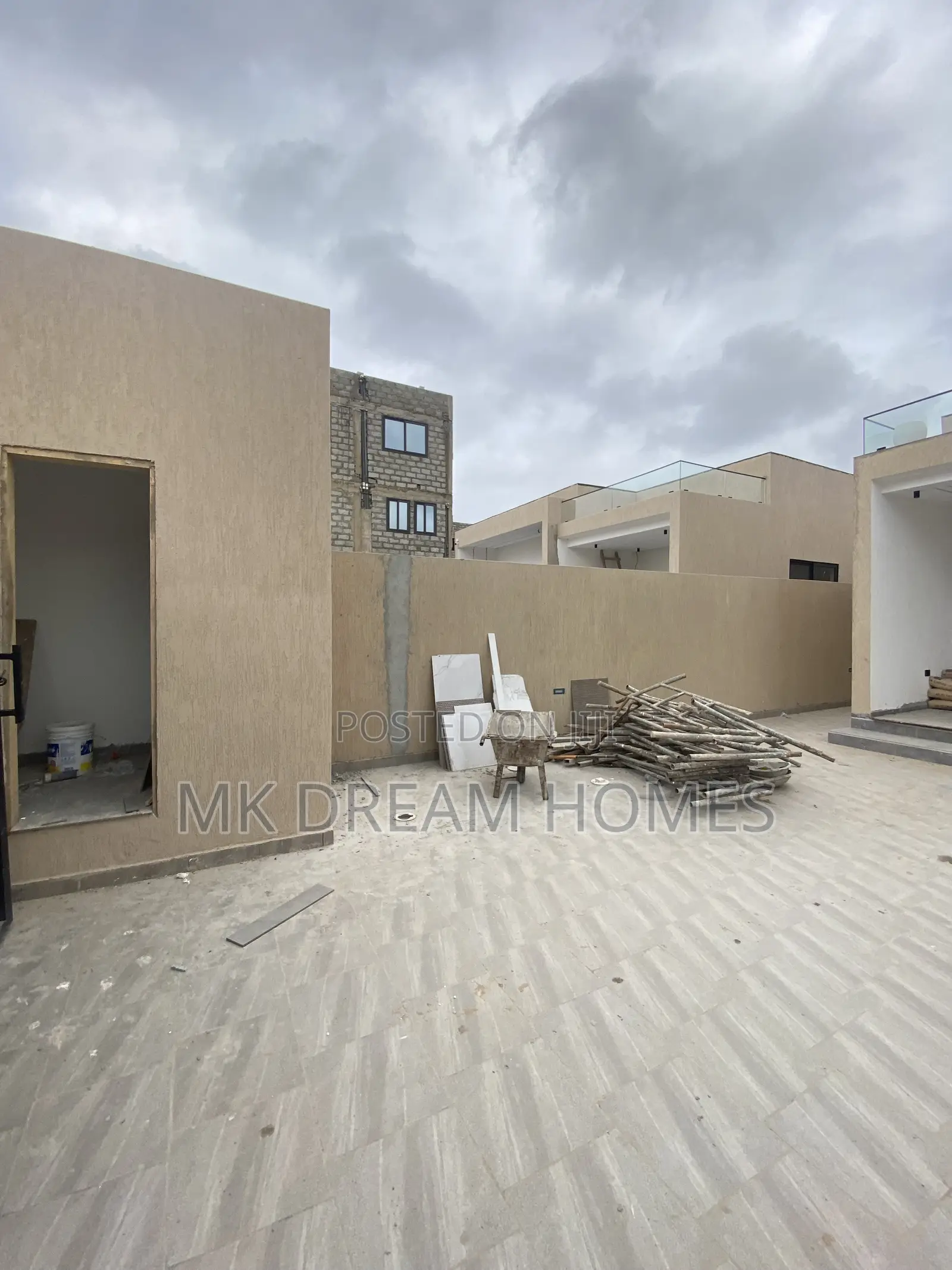 3bdrm House in Lake Side Estate for rent