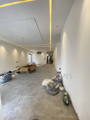 3bdrm House in Lake Side Estate for rent