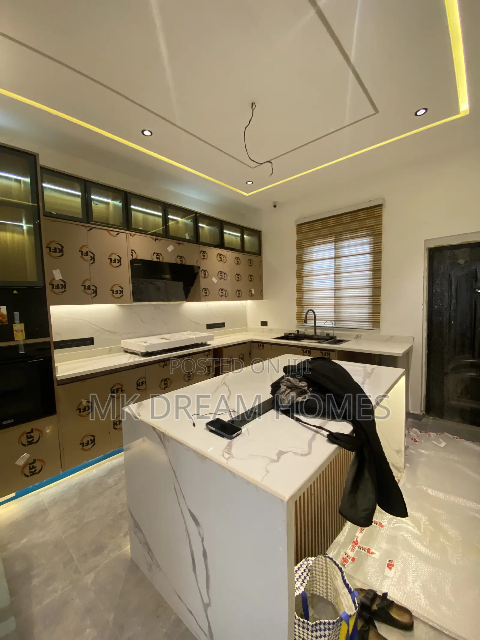 3bdrm House in Lake Side Estate for rent