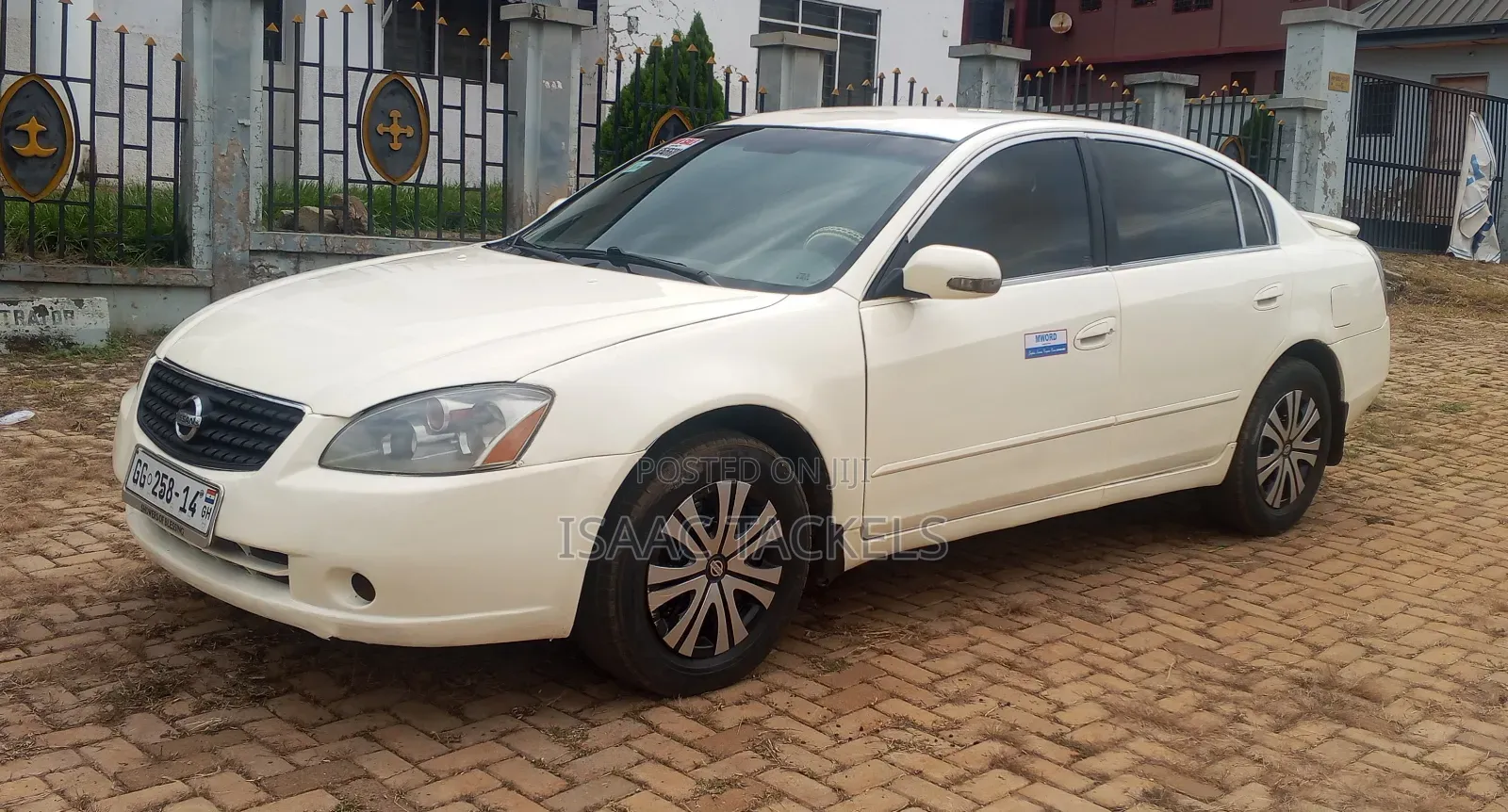 Nissan Altima 2012 White