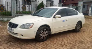 Nissan Altima 2012 White