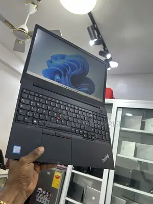 Laptop Lenovo ThinkPad E580 8GB Intel Core i3 SSD 256GB