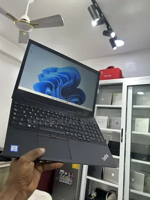 Laptop Lenovo ThinkPad E580 8GB Intel Core i3 SSD 256GB