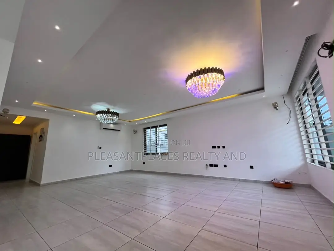 4bdrm House in Pleasantplaces And, Ashaley Botwe for rent