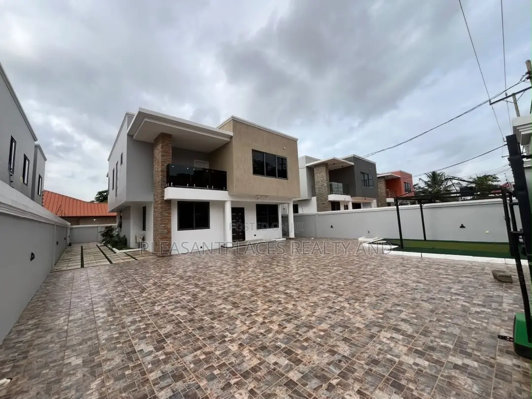 4bdrm House in Pleasantplaces And, Ashaley Botwe for rent