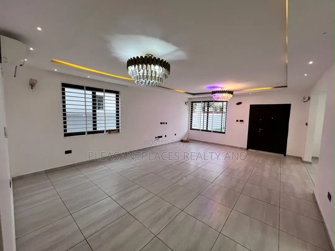 4bdrm House in Pleasantplaces And, Ashaley Botwe for rent