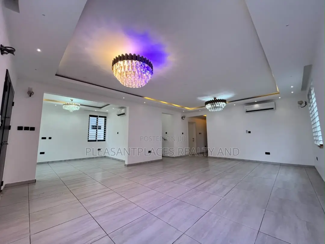 4bdrm House in Pleasantplaces And, Ashaley Botwe for rent