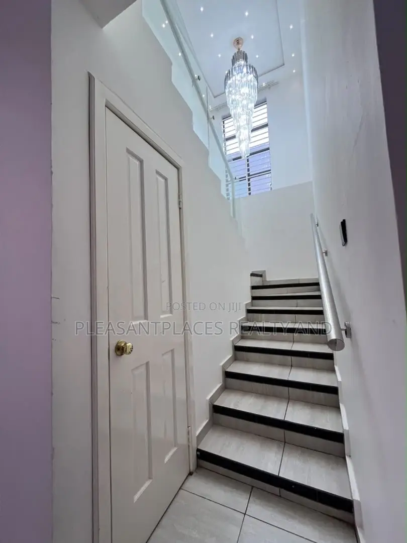4bdrm House in Pleasantplaces And, Ashaley Botwe for rent