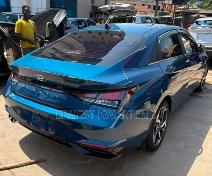 Hyundai Elantra 2021 Blue