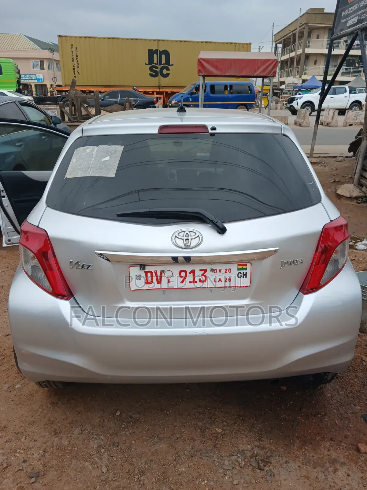 Toyota Vitz 2013 Silver