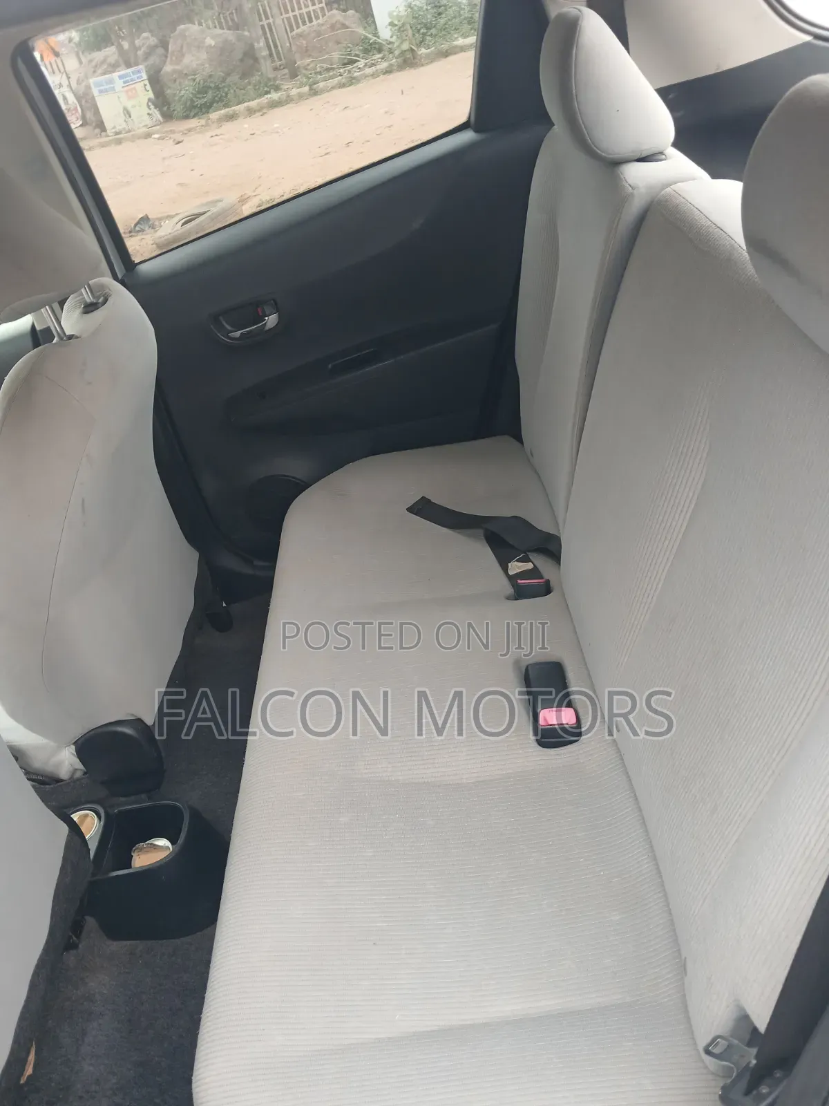Toyota Vitz 2013 Silver