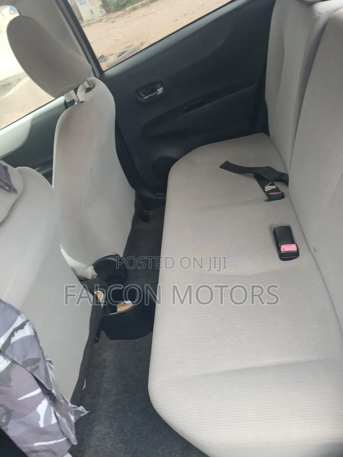 Toyota Vitz 2013 Silver
