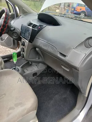 Toyota Vitz 2010 Burgundy