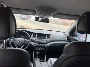 Hyundai Tucson 2017 Orange