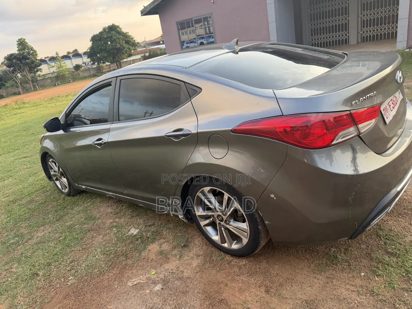 Hyundai Elantra Limited Sedan FWD (1.8L 4cyl 6A) 2013 Gray