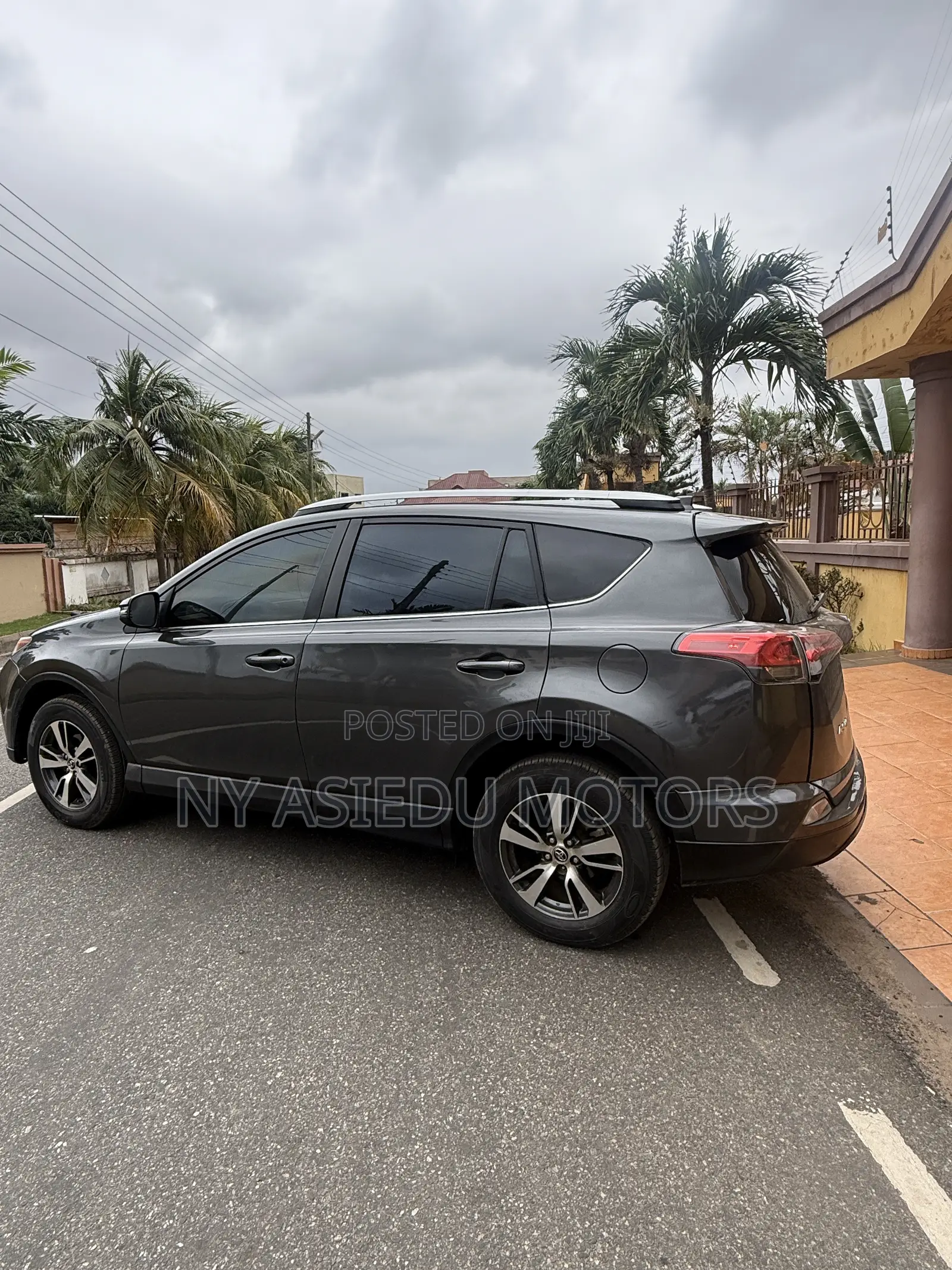 Toyota RAV4 Platinum AWD (2.5L 4cyl 6A) 2017 Gray