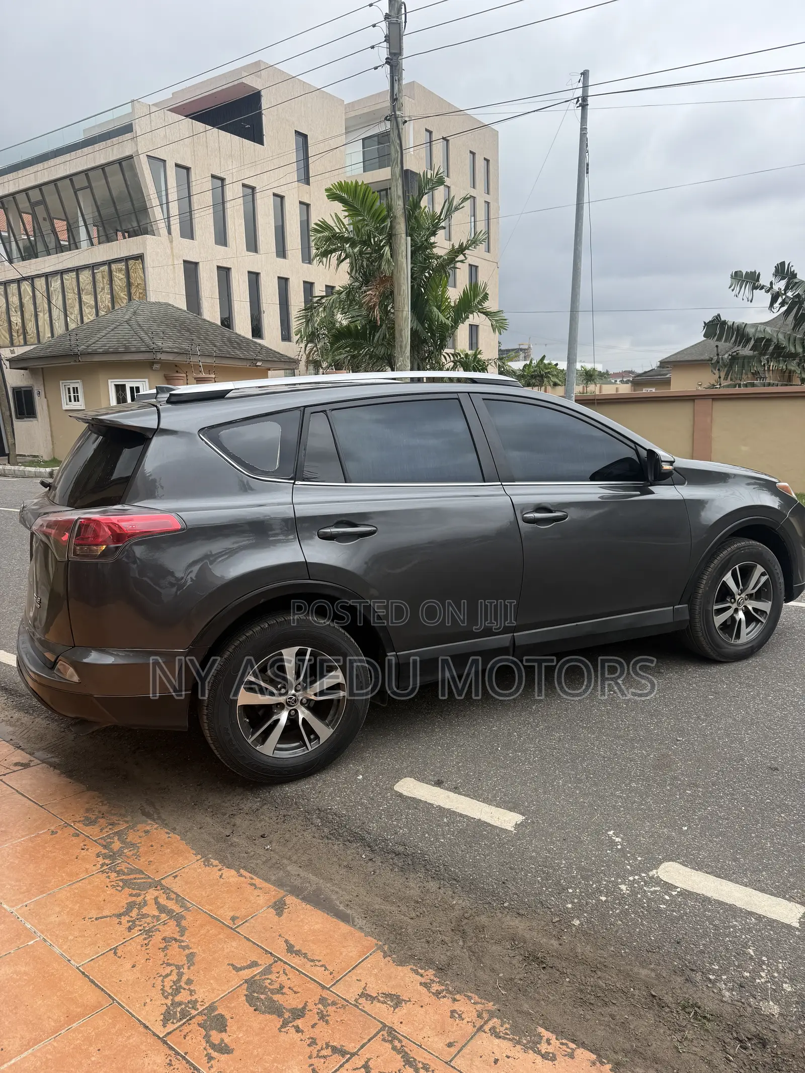 Toyota RAV4 Platinum AWD (2.5L 4cyl 6A) 2017 Gray