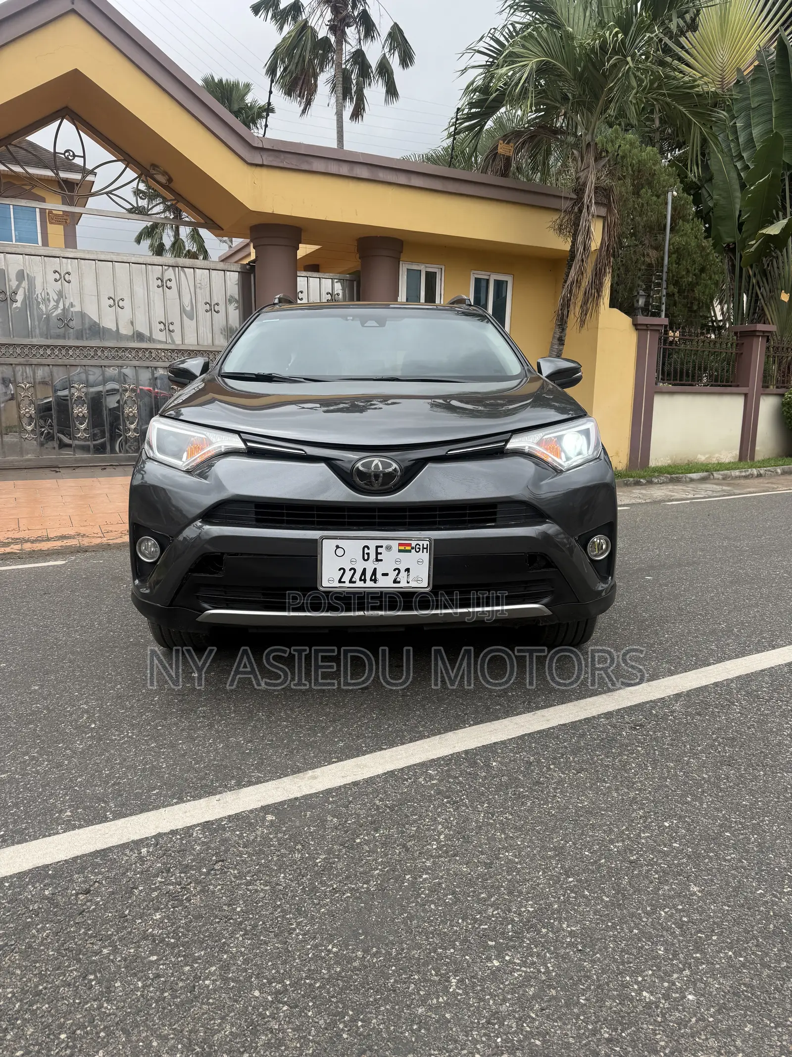 Toyota RAV4 Platinum AWD (2.5L 4cyl 6A) 2017 Gray