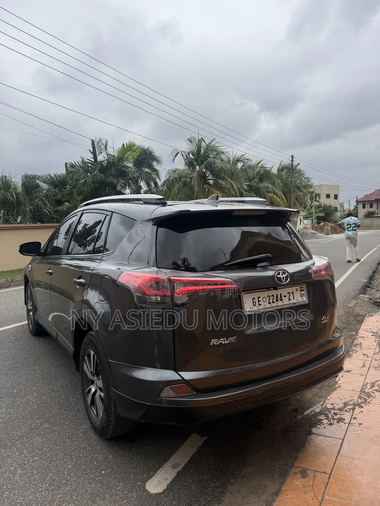 Toyota RAV4 Platinum AWD (2.5L 4cyl 6A) 2017 Gray