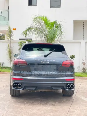 Porsche Cayenne Platinum Edition AWD 2018 Black