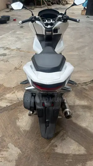 Honda 2022 White