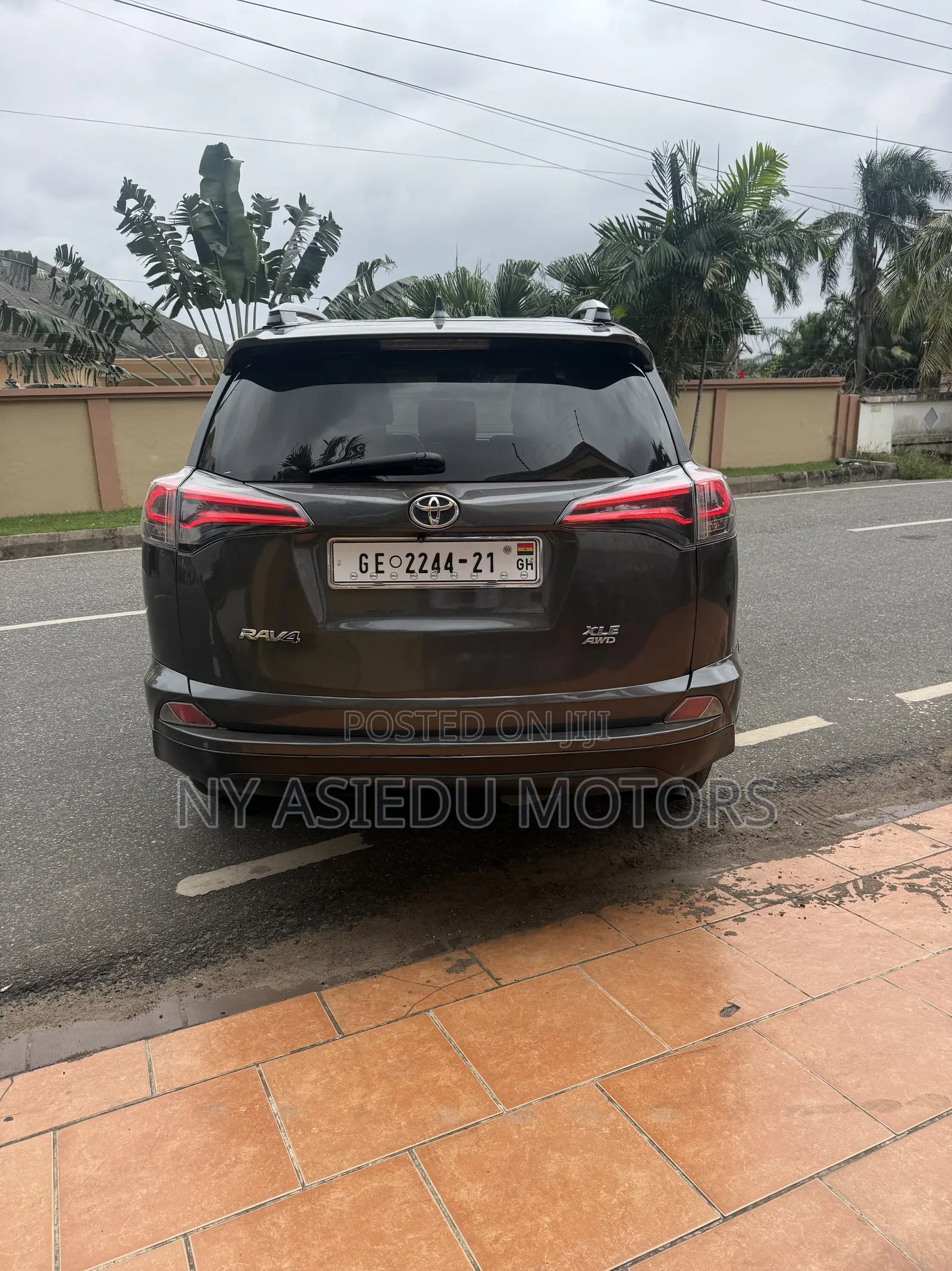 Toyota RAV4 Platinum AWD (2.5L 4cyl 6A) 2017 Gray
