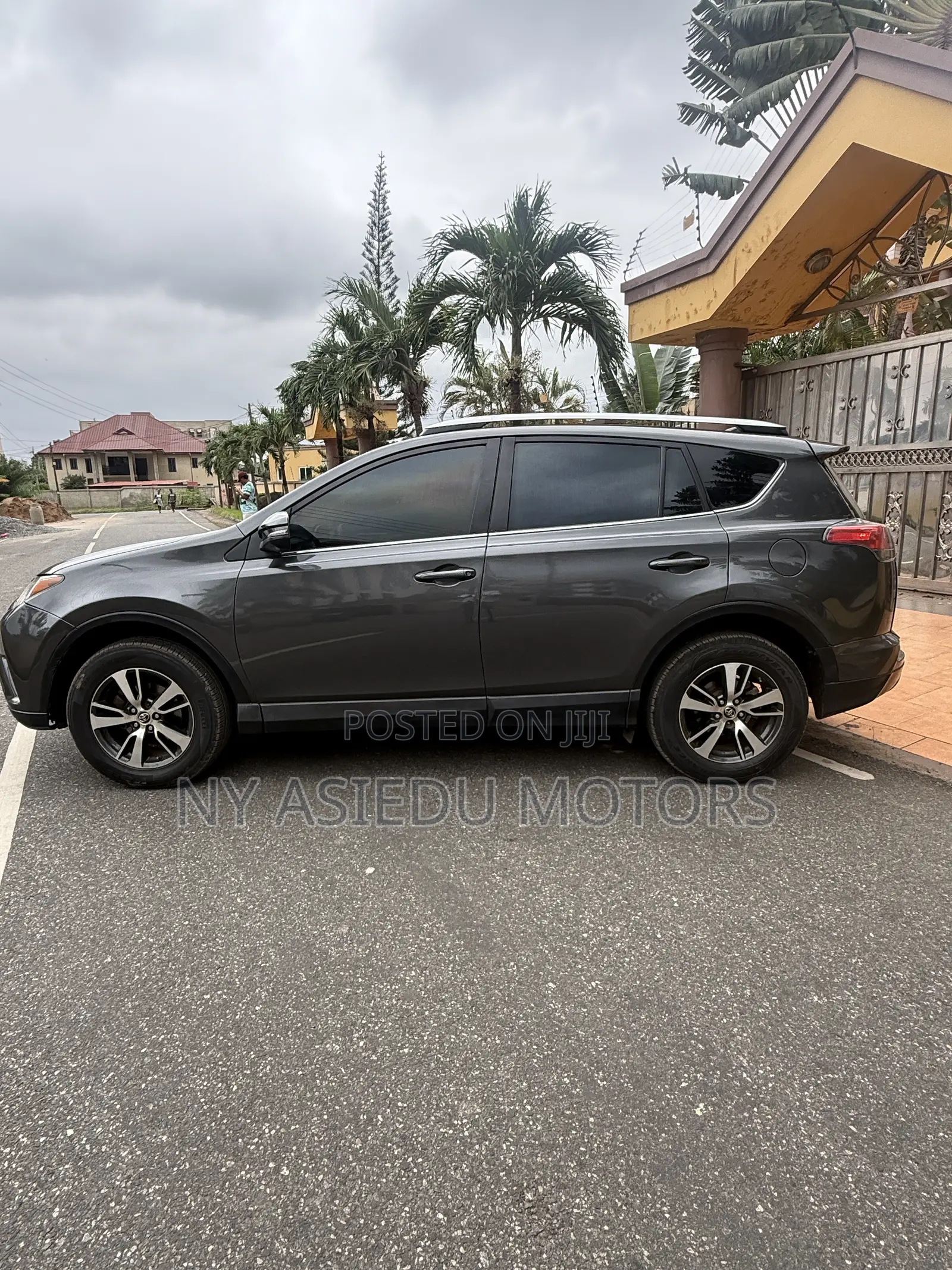 Toyota RAV4 Platinum AWD (2.5L 4cyl 6A) 2017 Gray