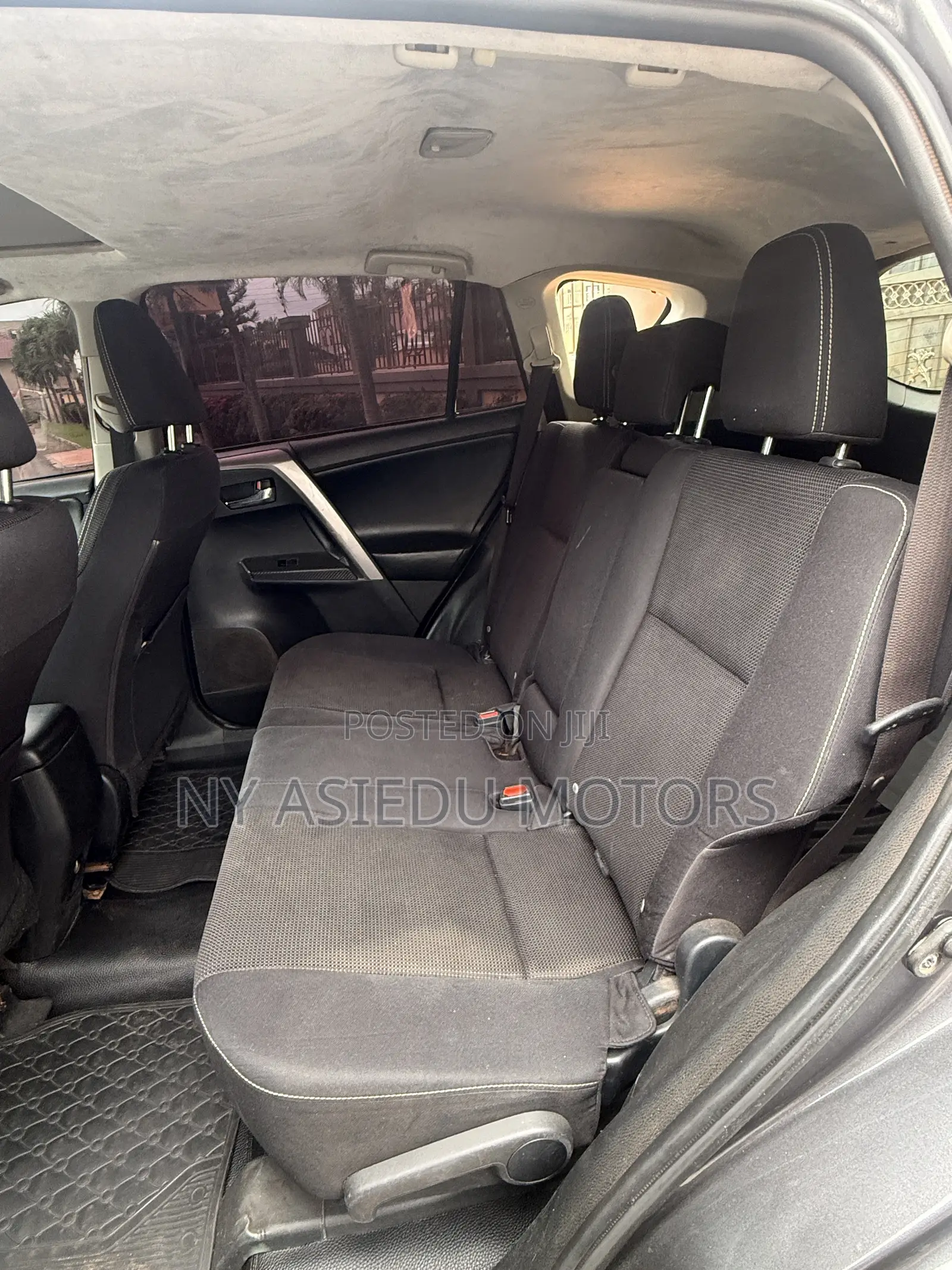 Toyota RAV4 Platinum AWD (2.5L 4cyl 6A) 2017 Gray