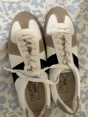 Truffle Collection Minimal Tennis Trainers in White and Grey
