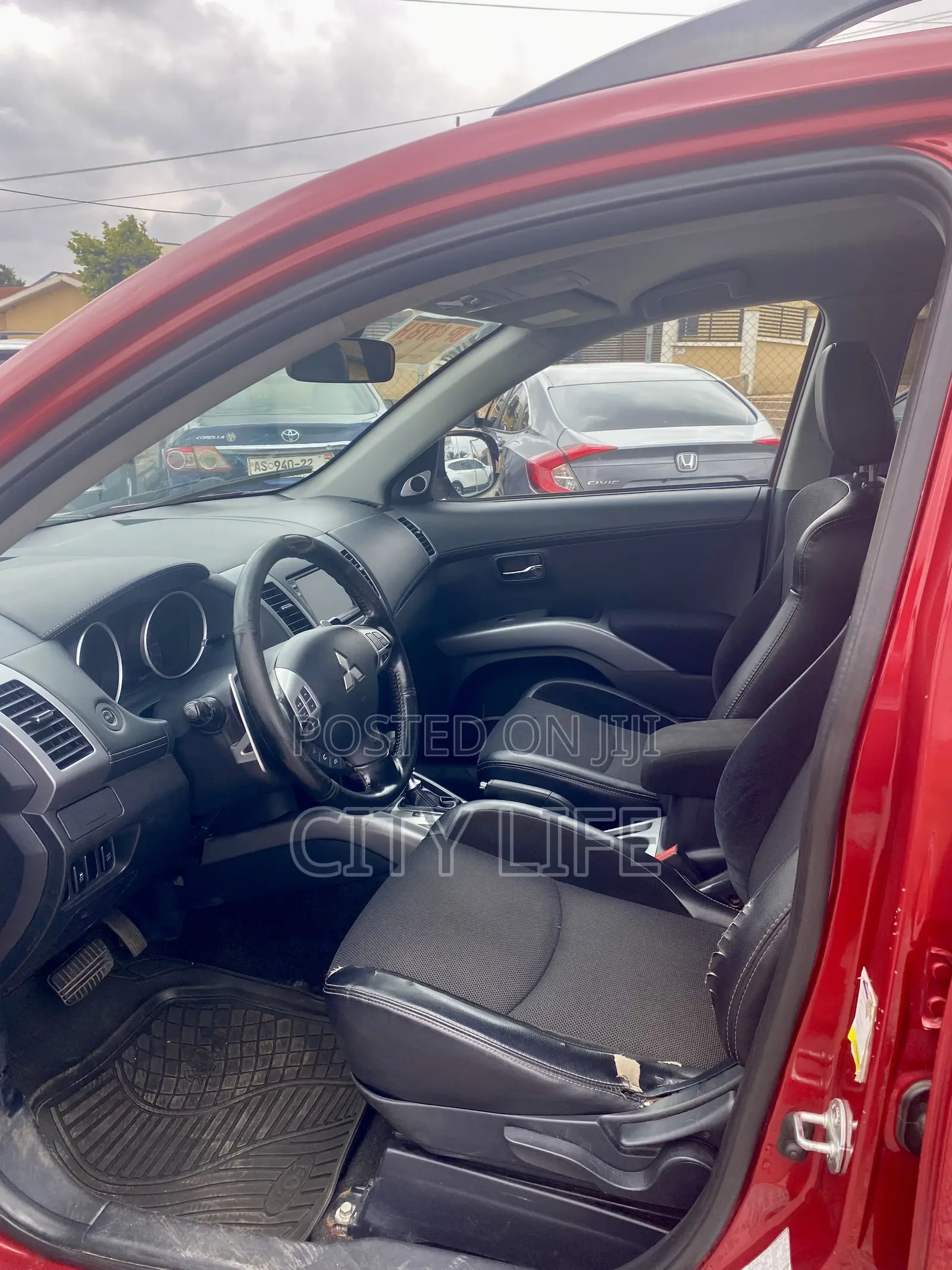Mitsubishi Outlander 2012 Red