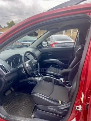 Mitsubishi Outlander 2012 Red