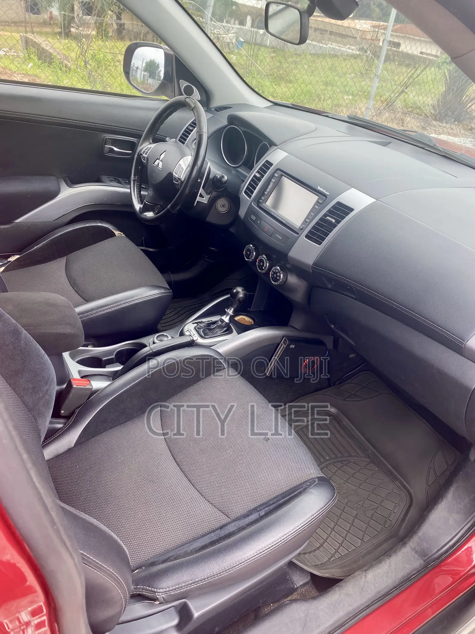 Mitsubishi Outlander 2012 Red