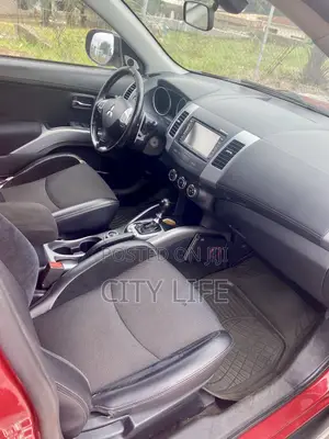 Mitsubishi Outlander 2012 Red