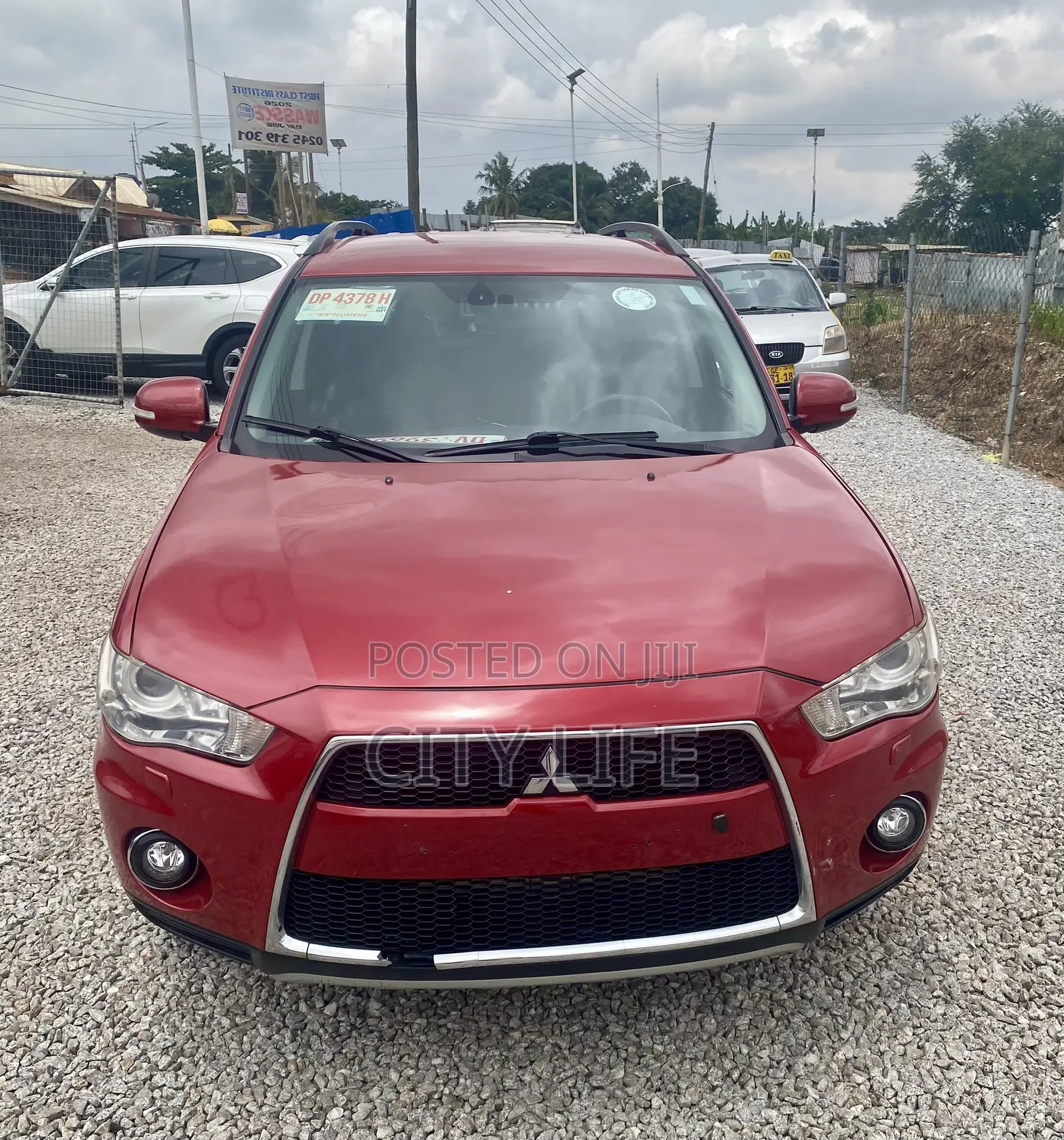 Mitsubishi Outlander 2012 Red