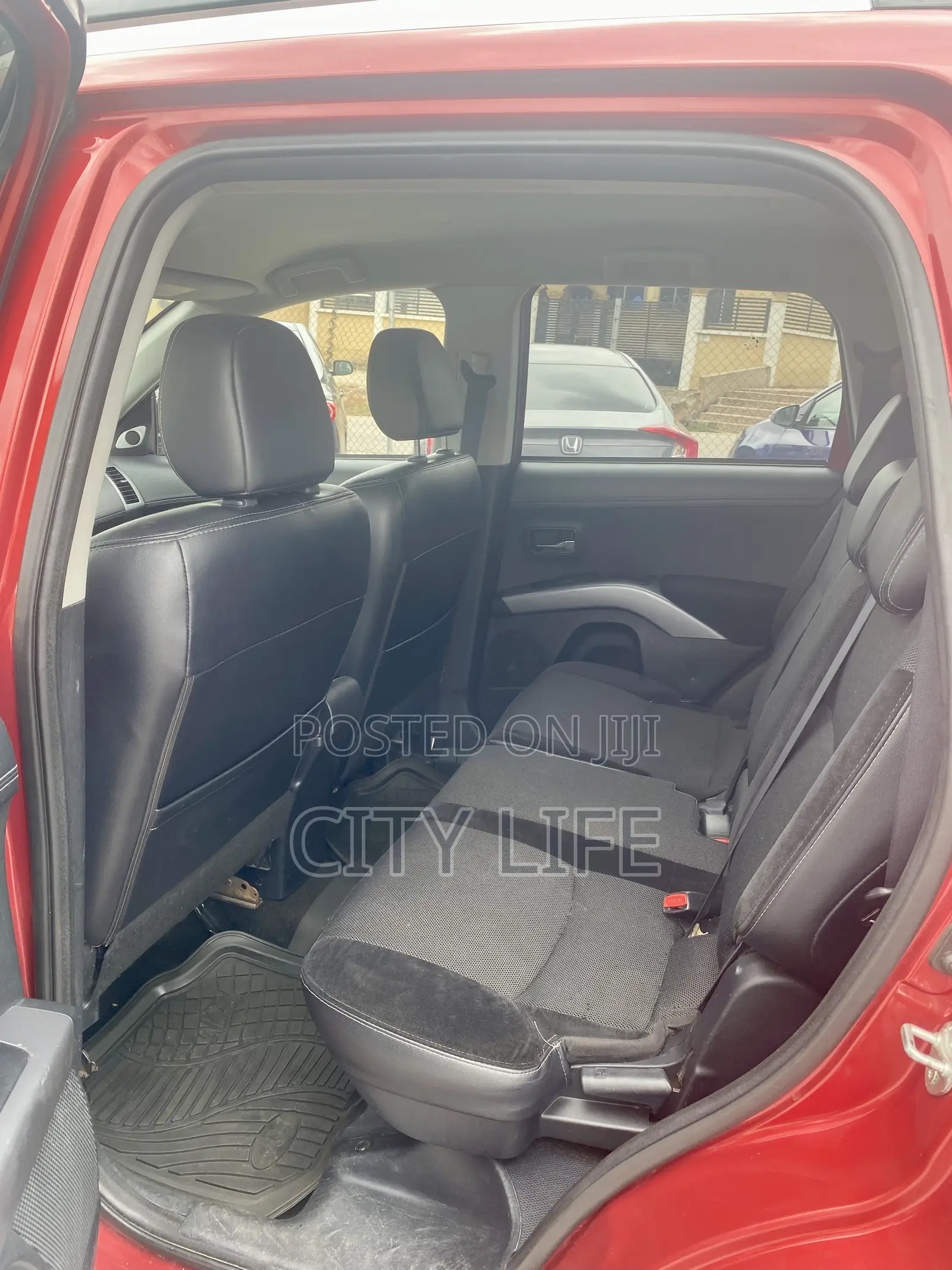 Mitsubishi Outlander 2012 Red