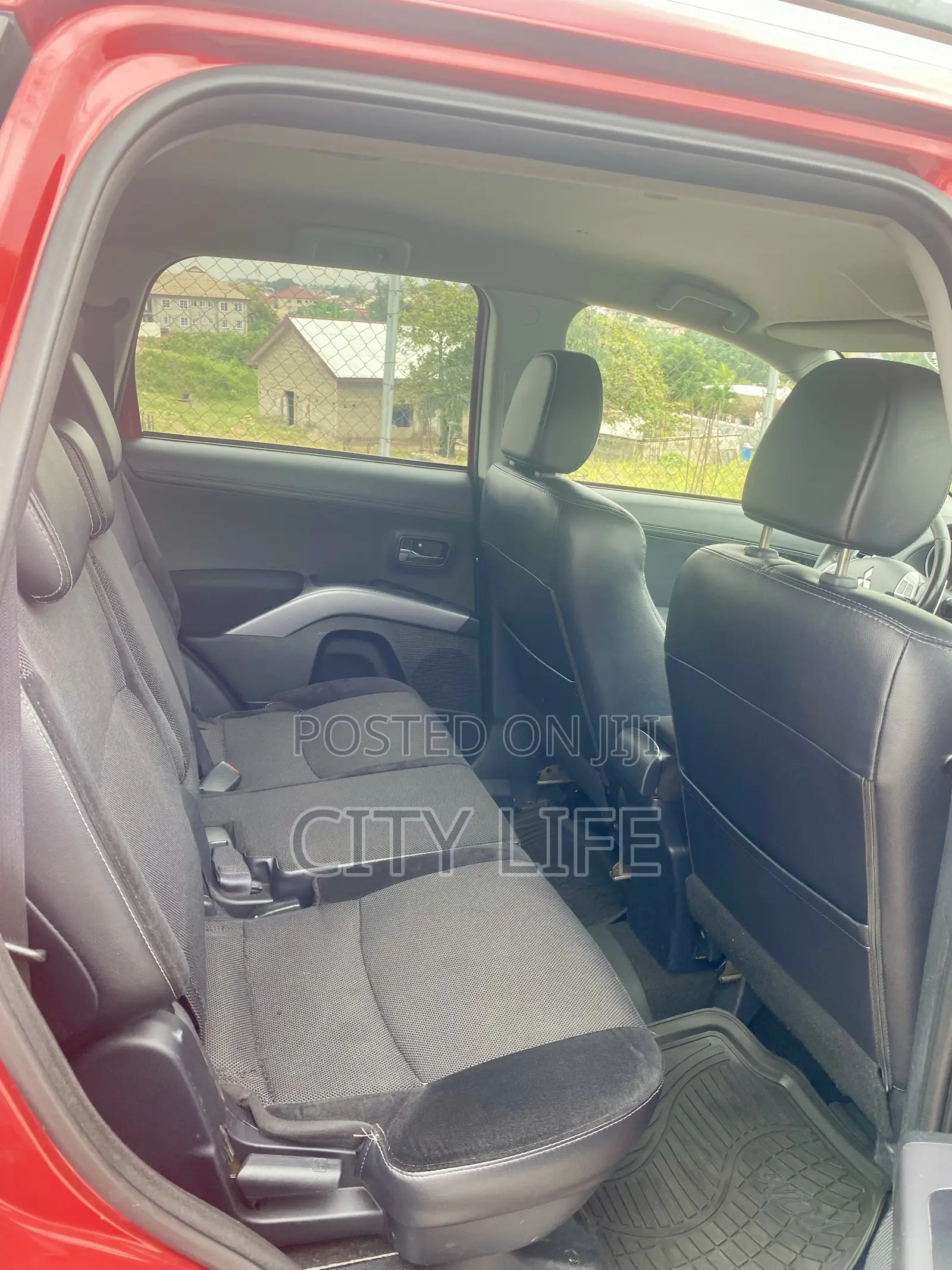 Mitsubishi Outlander 2012 Red