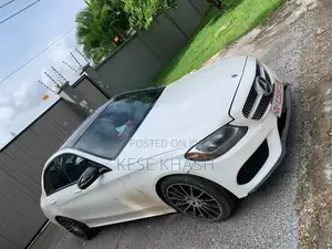 Mercedes-Benz C300 2017 Red