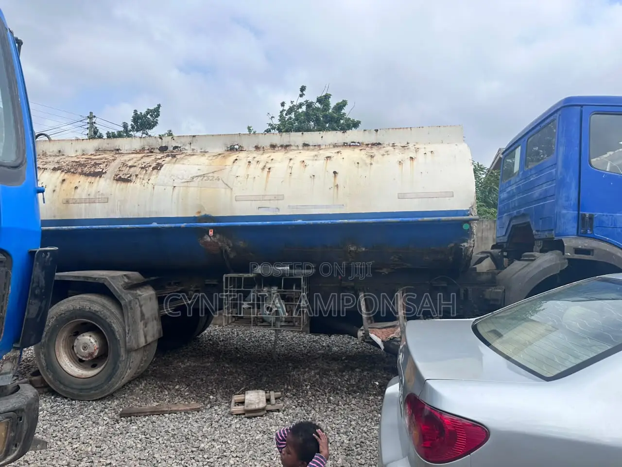 Car Forsale, No Engene and Gear Box Inside