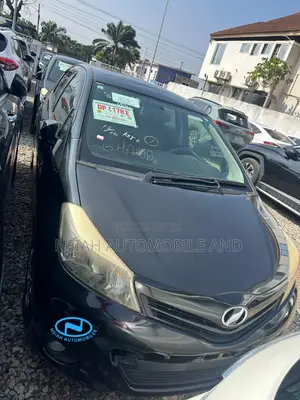 Toyota Vitz 2013 Black