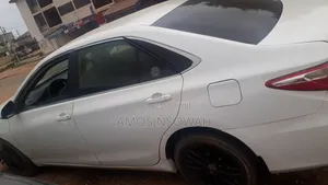 Toyota Camry XLE 4dr Sedan (2.5L 4cyl 6A) 2016 White