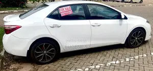 Toyota Corolla LE ECO 4dr Sedan (1.8L 4cyl CVT) 2017 White