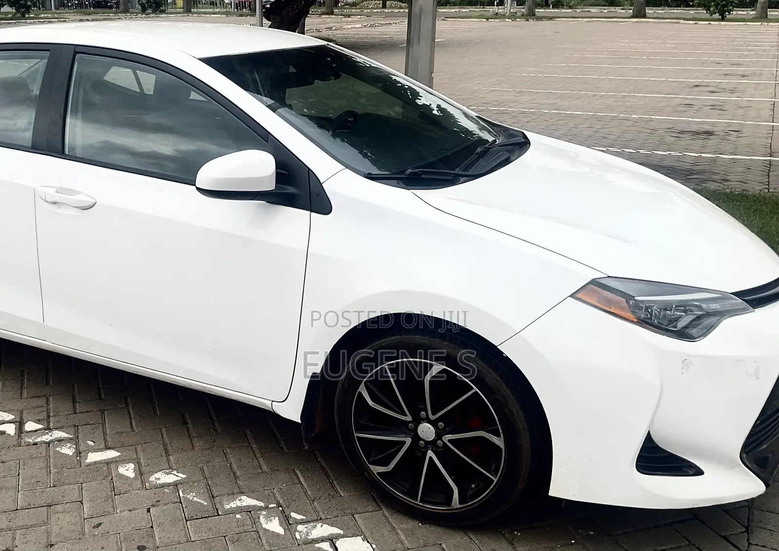 Toyota Corolla LE ECO 4dr Sedan (1.8L 4cyl CVT) 2017 White