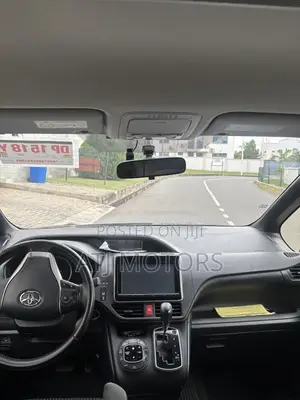 Toyota Voxy 2015 Black