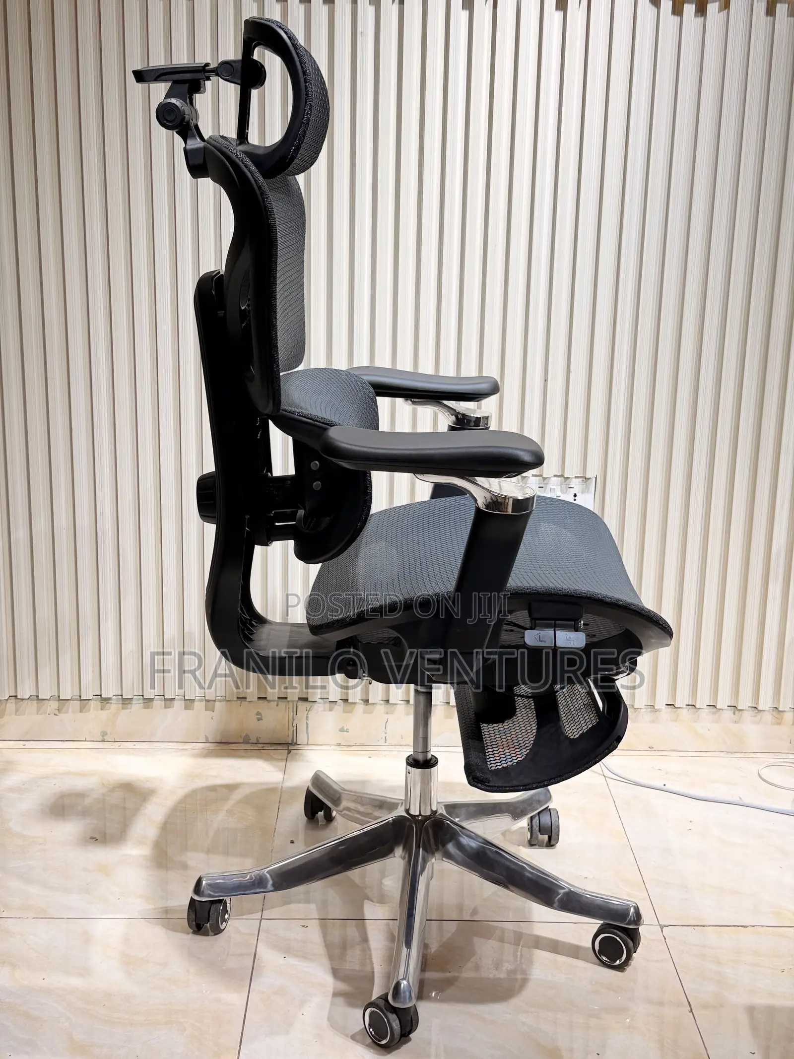 Ergonomic/ Executive Office Chair With Massage