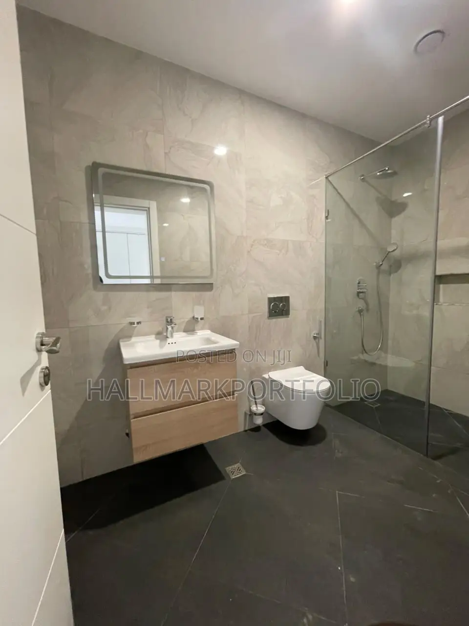 2bdrm Penthouse in Airport Residential for sale
